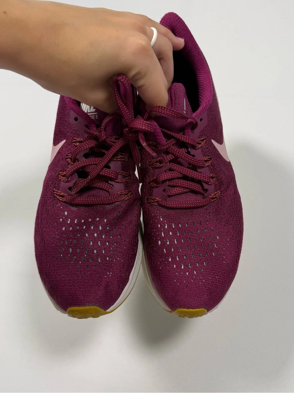 Nike Air Zoom Pegasus 35 Running Shoes in True Berry Size 7